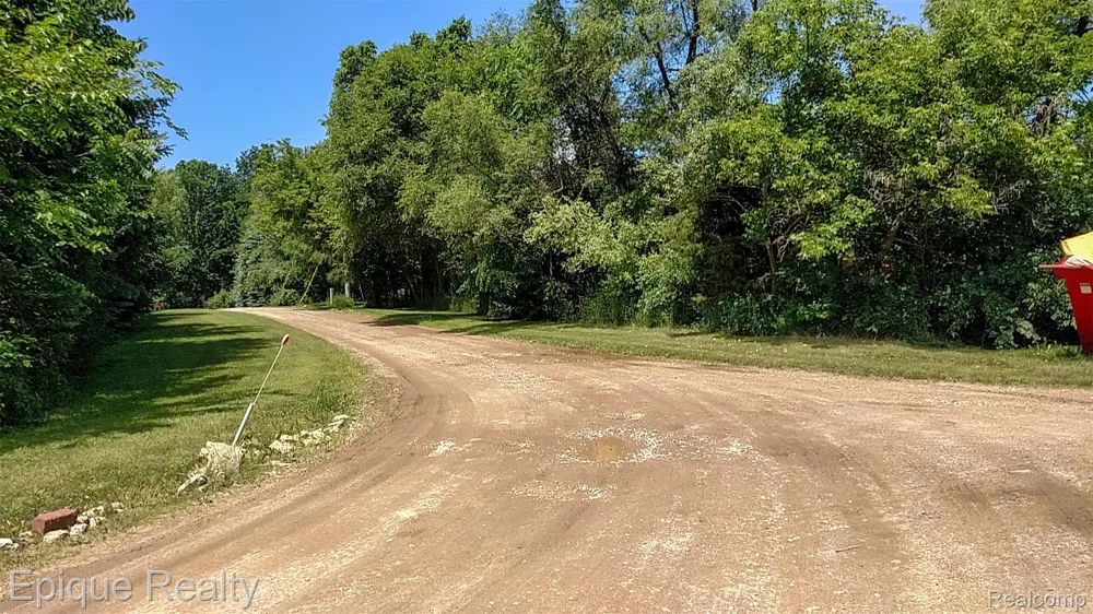 300 W Dewey Road Owosso Charter Township, MI 48867