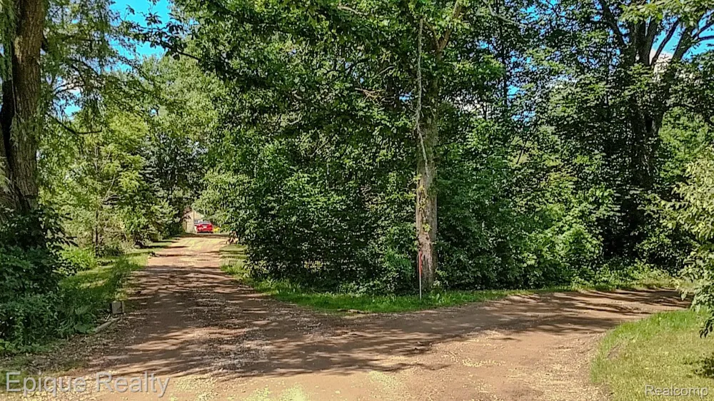 300 W Dewey Road Owosso Charter Township, MI 48867