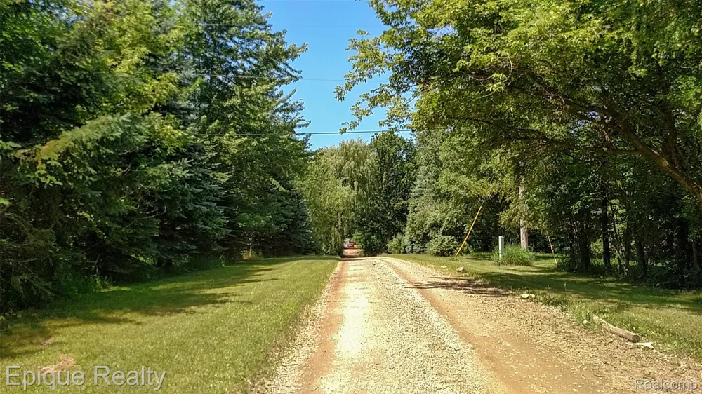 300 W Dewey Road Owosso Charter Township, MI 48867
