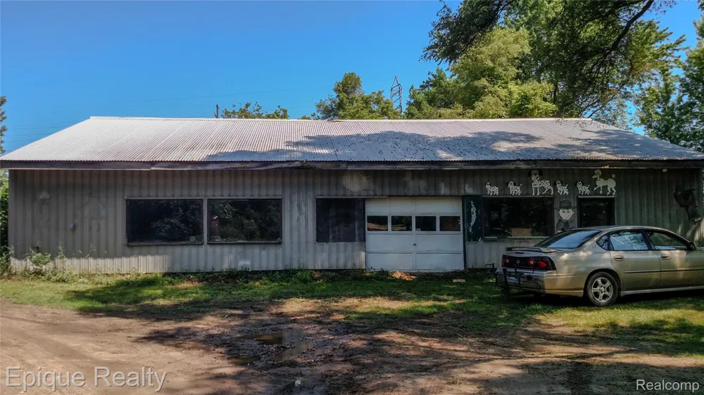 300 W Dewey Road Owosso Charter Township, MI 48867
