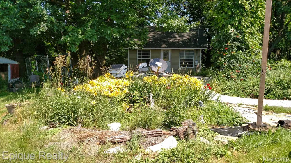 300 W Dewey Road Owosso Charter Township, MI 48867