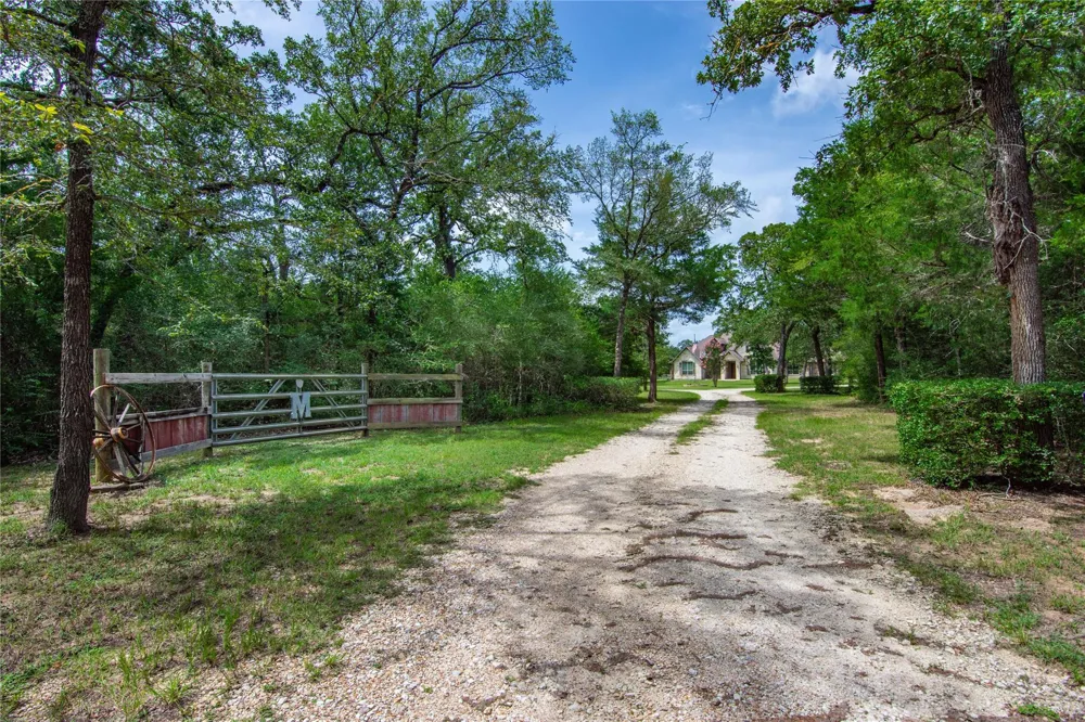13172 Jackrabbit Lane Bryan, TX 77808
