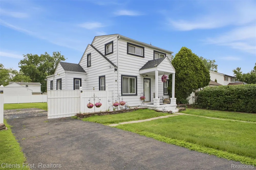 15182 Cooper Street Taylor City, MI 48180