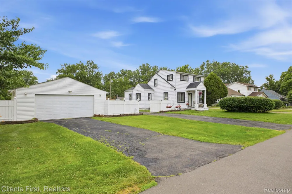15182 Cooper Street Taylor City, MI 48180