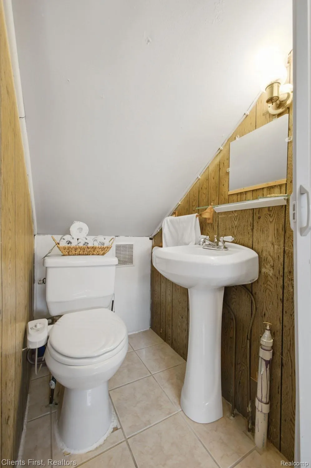 15182 Cooper Street Taylor City, MI 48180