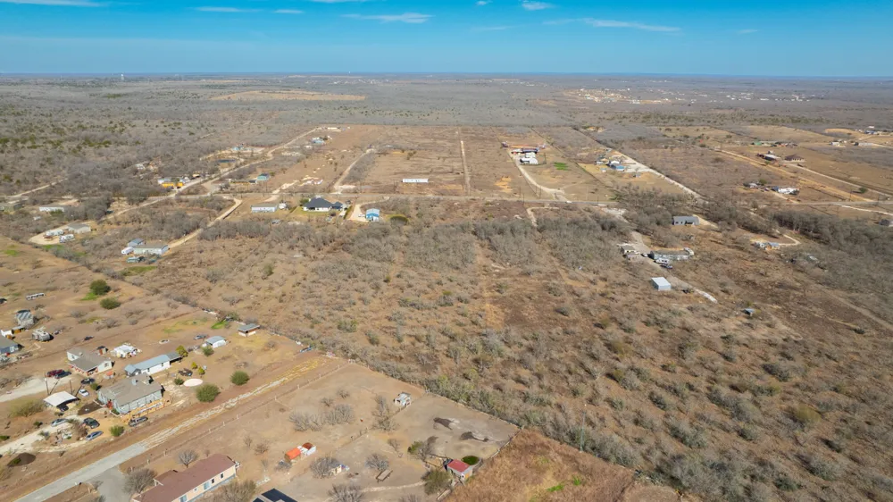3991 Barth Road Lockhart, TX 78644