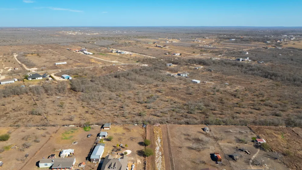 3991 Barth Road Lockhart, TX 78644