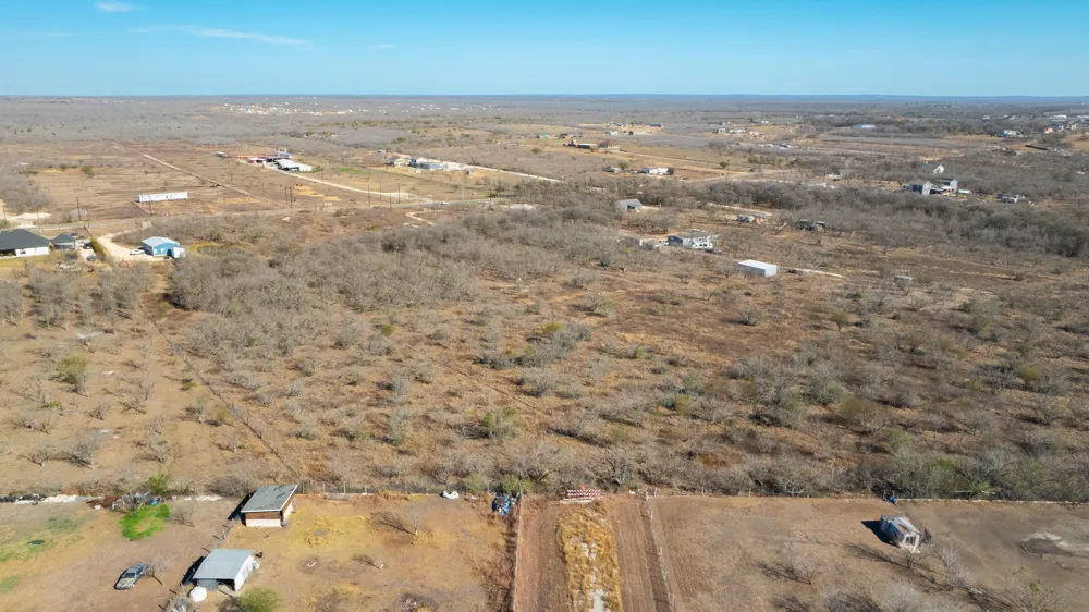 3991 Barth Road Lockhart, TX 78644