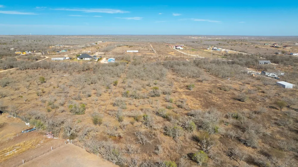 3991 Barth Road Lockhart, TX 78644