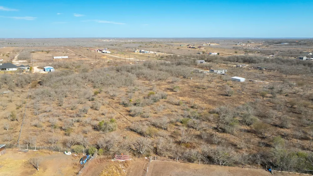3991 Barth Road Lockhart, TX 78644