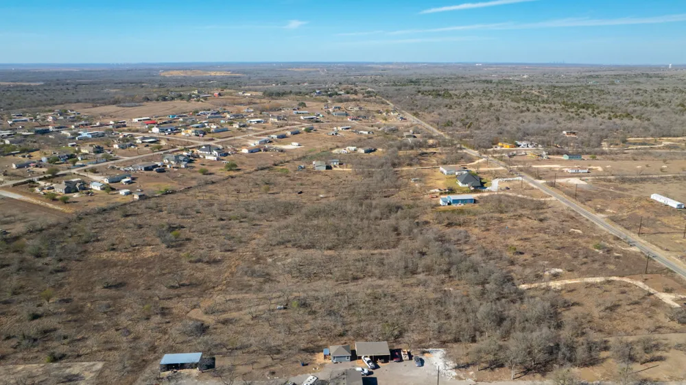 3991 Barth Road Lockhart, TX 78644