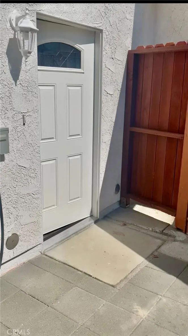 10133 Kester San Fernando, CA 91345