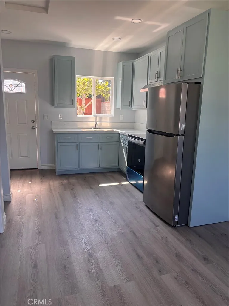 10133 Kester San Fernando, CA 91345