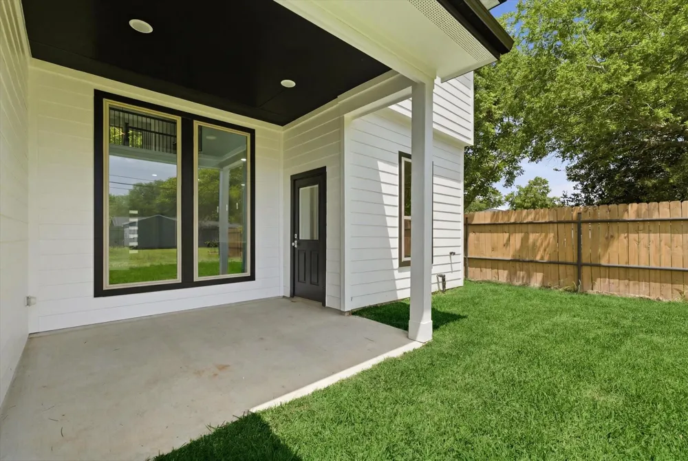 707 S Iowa Street La Porte, TX 77571
