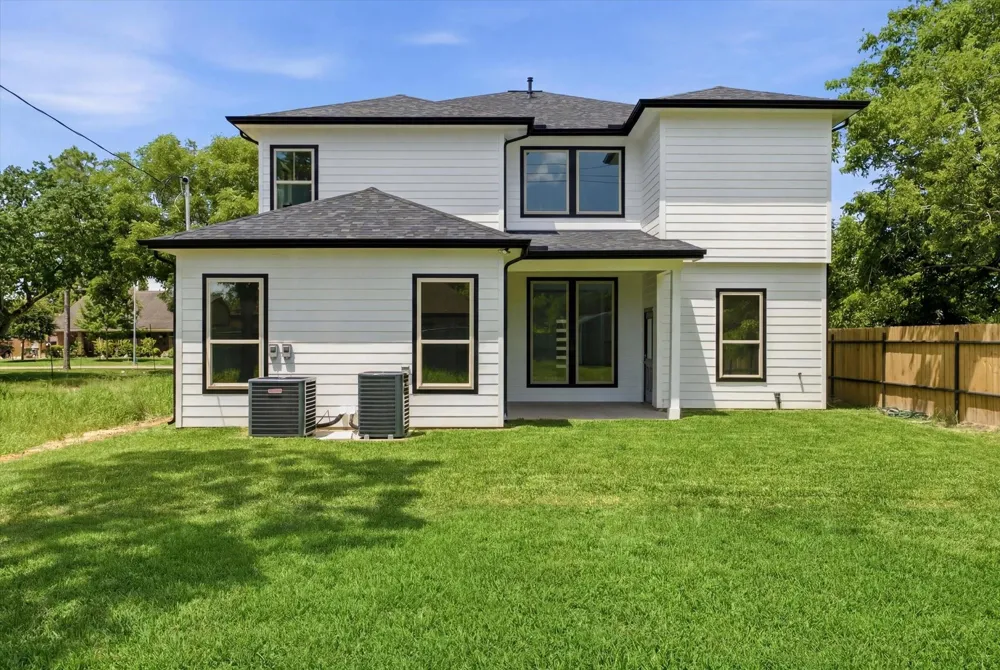 707 S Iowa Street La Porte, TX 77571