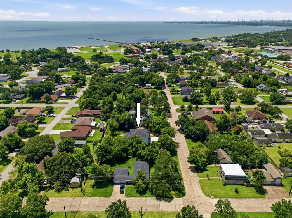 707 S Iowa Street La Porte, TX 77571