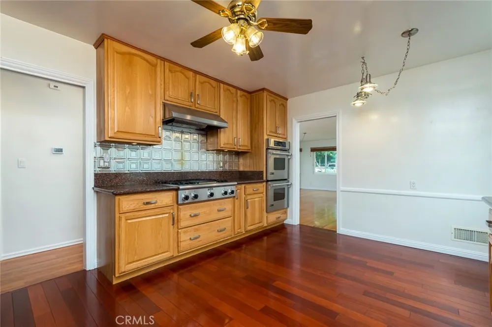 3316 Mills Avenue La Crescenta, CA 91214