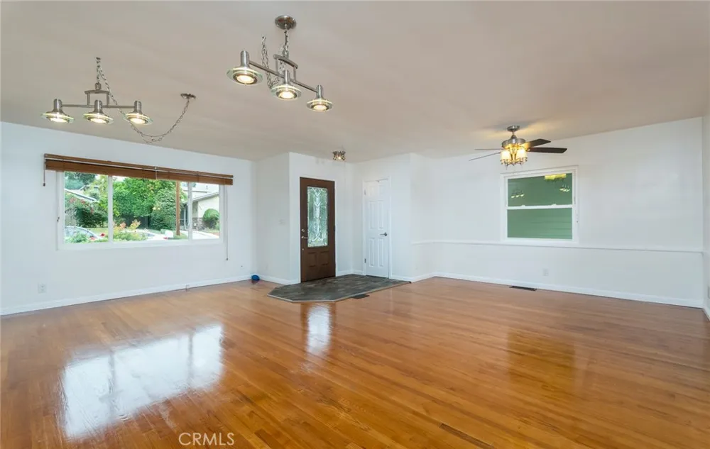 3316 Mills Avenue La Crescenta, CA 91214