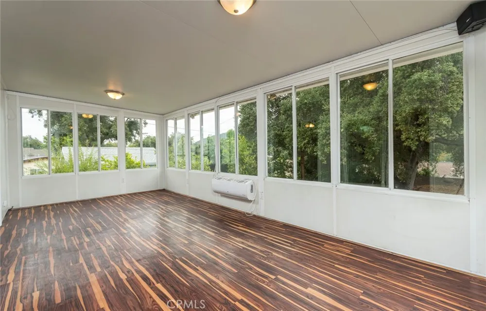 3316 Mills Avenue La Crescenta, CA 91214