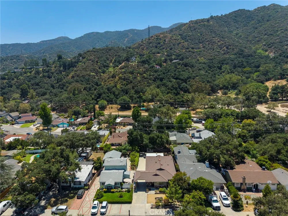 3316 Mills Avenue La Crescenta, CA 91214