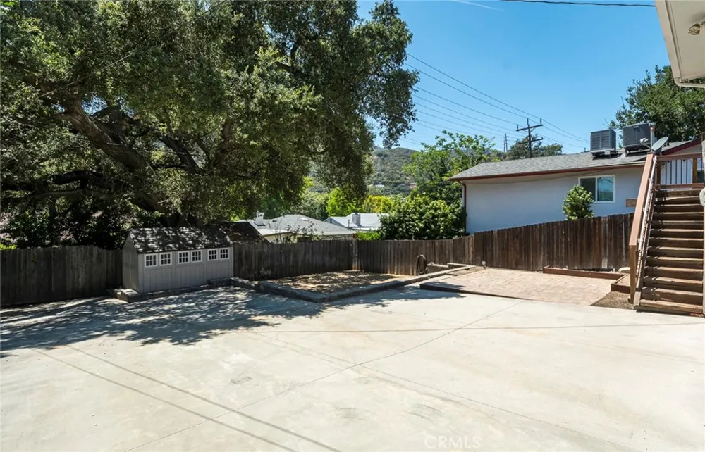 3316 Mills Avenue La Crescenta, CA 91214