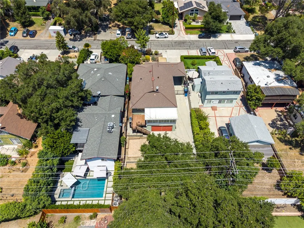 3316 Mills Avenue La Crescenta, CA 91214