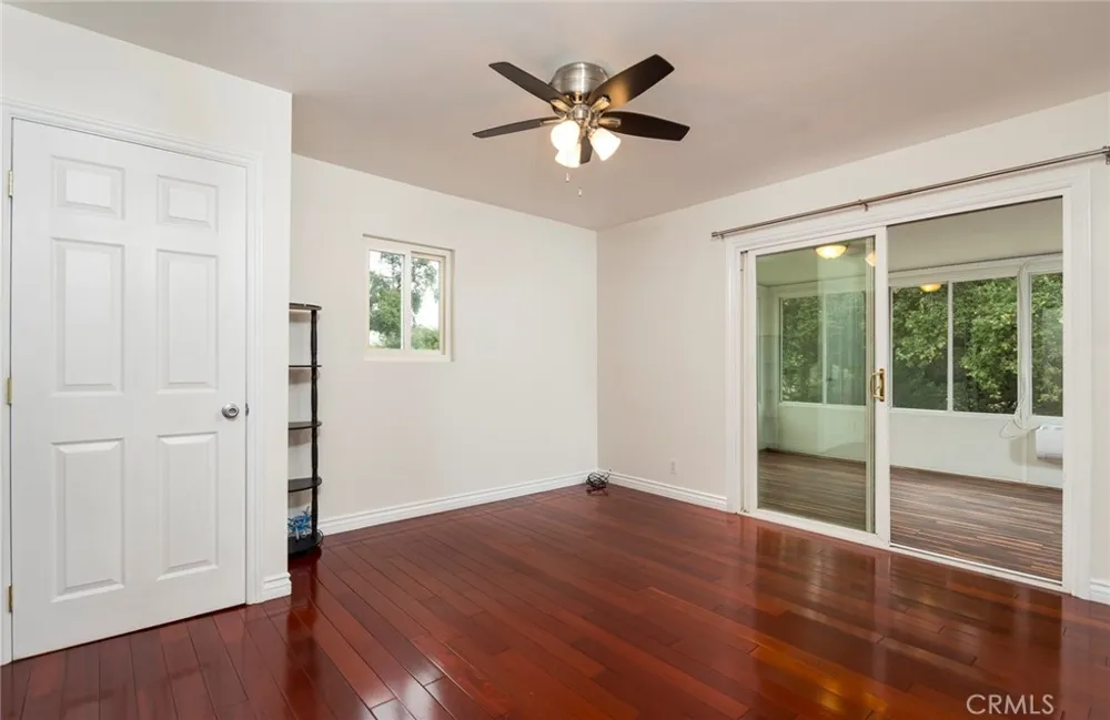 3316 Mills Avenue La Crescenta, CA 91214