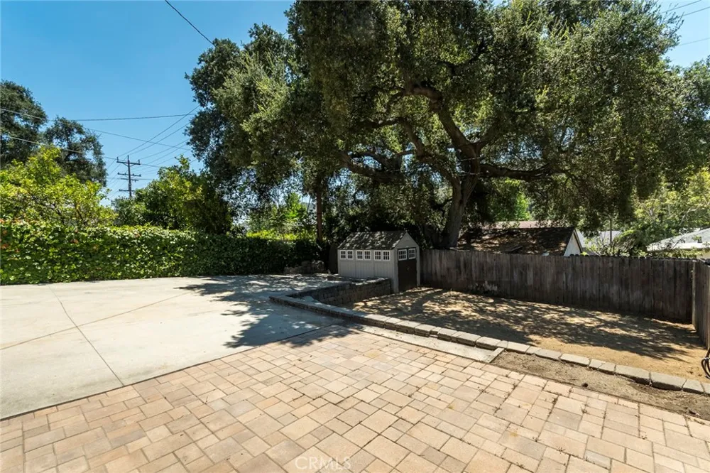 3316 Mills Avenue La Crescenta, CA 91214