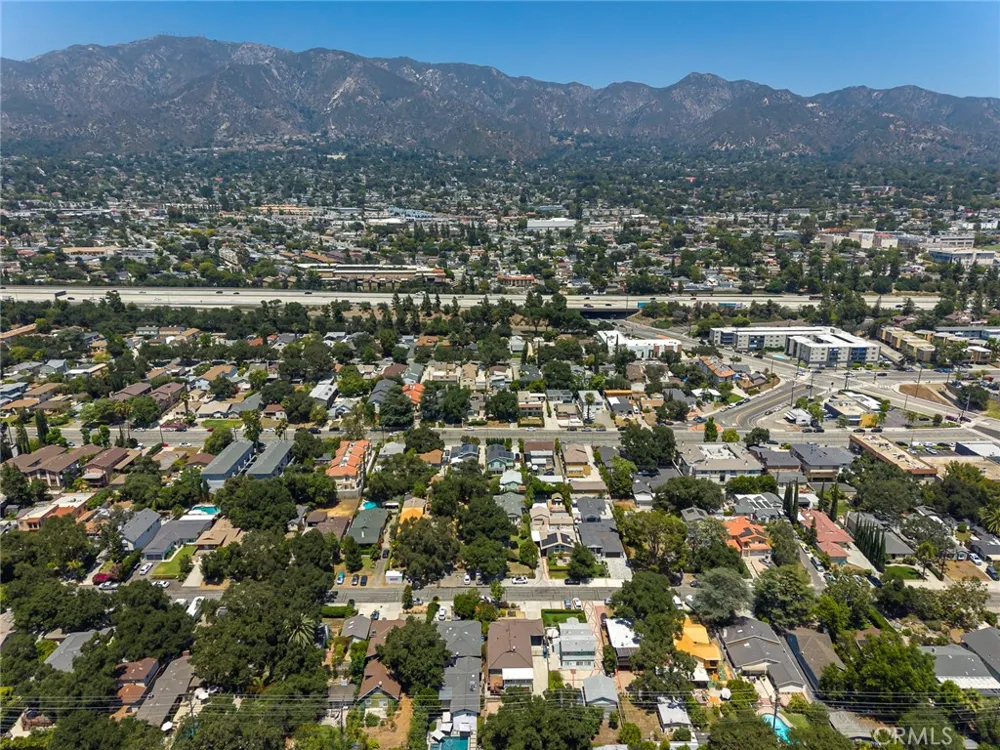 3316 Mills Avenue La Crescenta, CA 91214