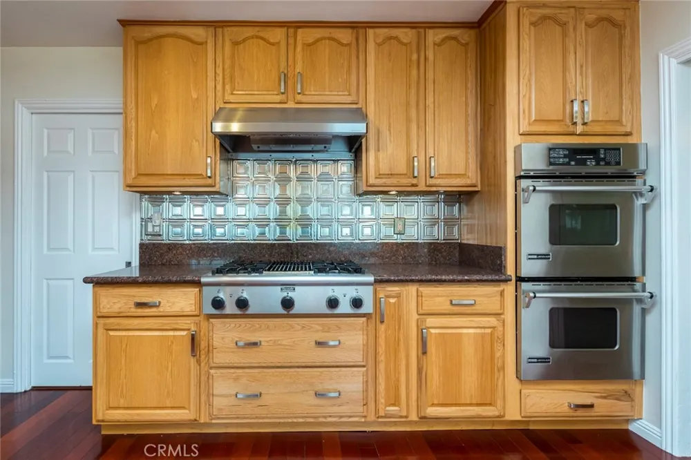 3316 Mills Avenue La Crescenta, CA 91214