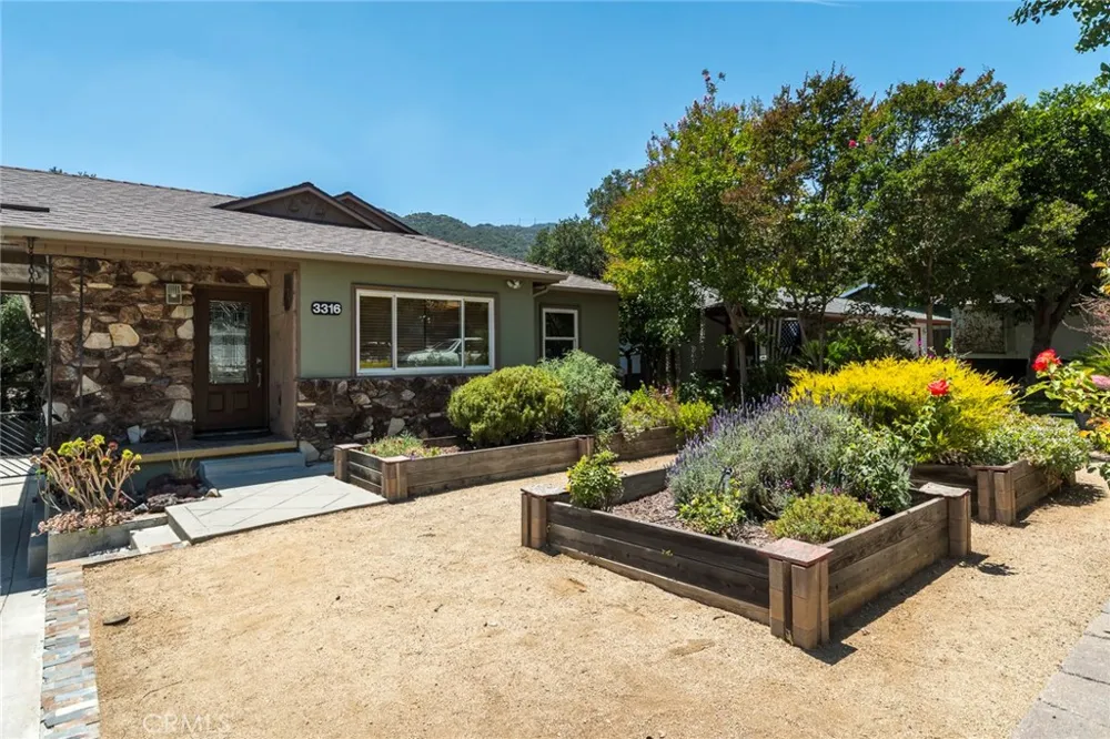 3316 Mills Avenue La Crescenta, CA 91214