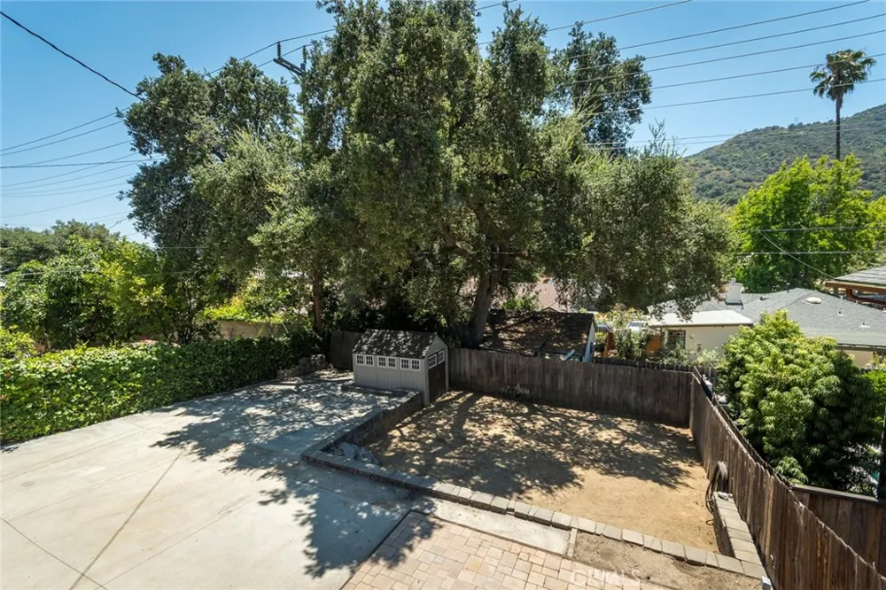 3316 Mills Avenue La Crescenta, CA 91214