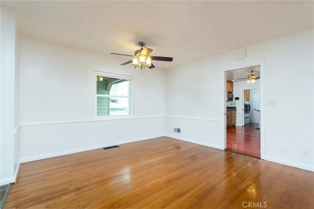 3316 Mills Avenue La Crescenta, CA 91214