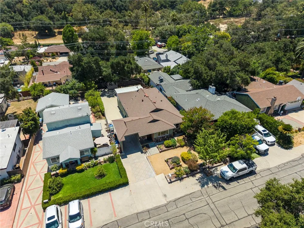 3316 Mills Avenue La Crescenta, CA 91214