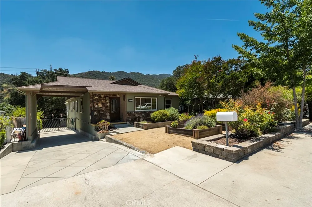 3316 Mills Avenue La Crescenta, CA 91214
