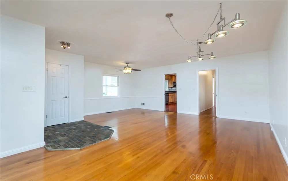 3316 Mills Avenue La Crescenta, CA 91214