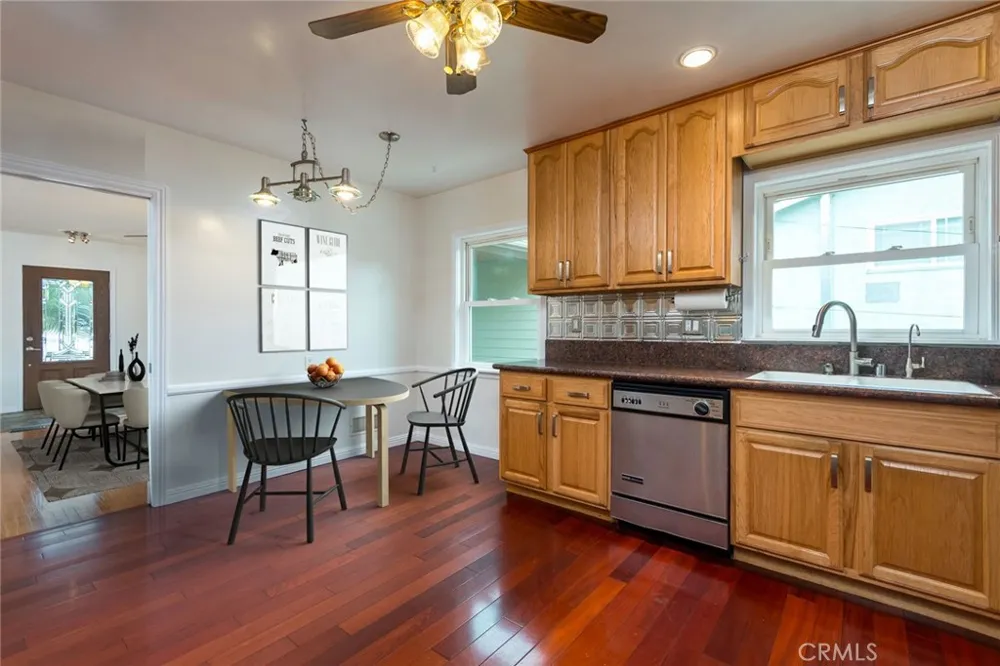 3316 Mills Avenue La Crescenta, CA 91214