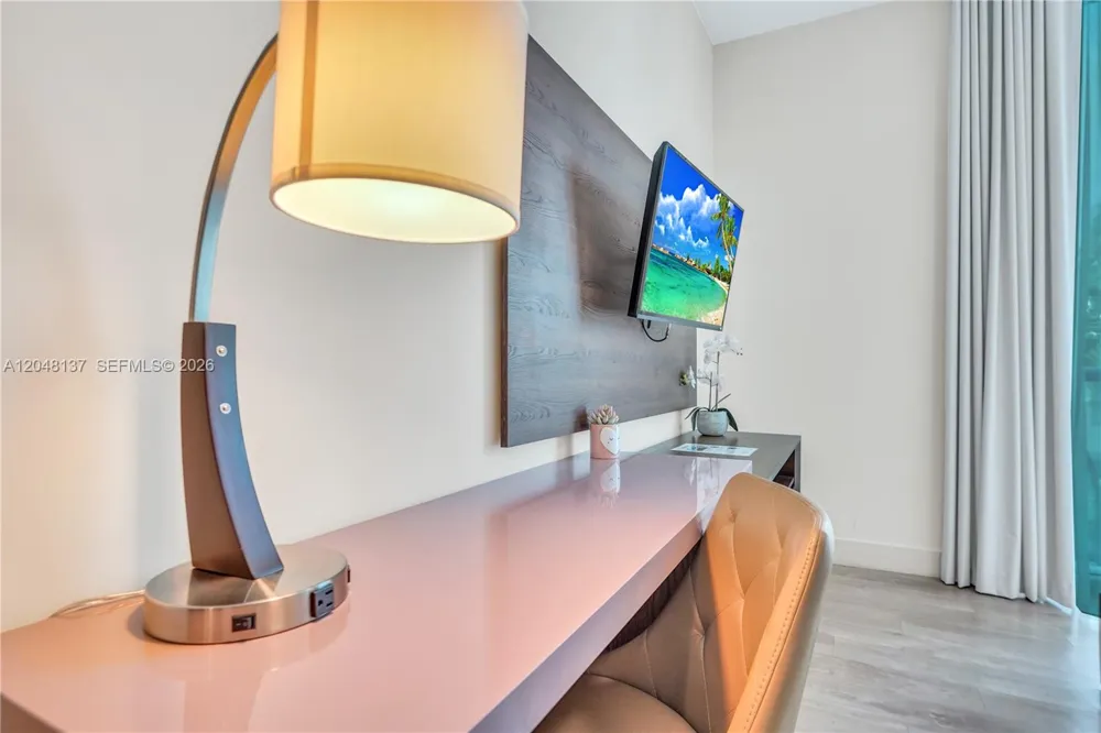777 Ocean Dr #S314 Hollywood, FL 33019