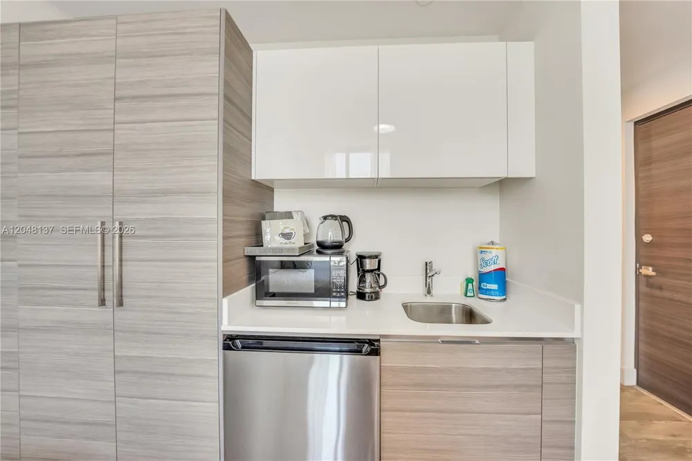 777 Ocean Dr #S314 Hollywood, FL 33019