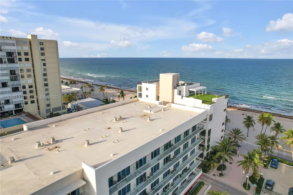 777 Ocean Dr #S314 Hollywood, FL 33019