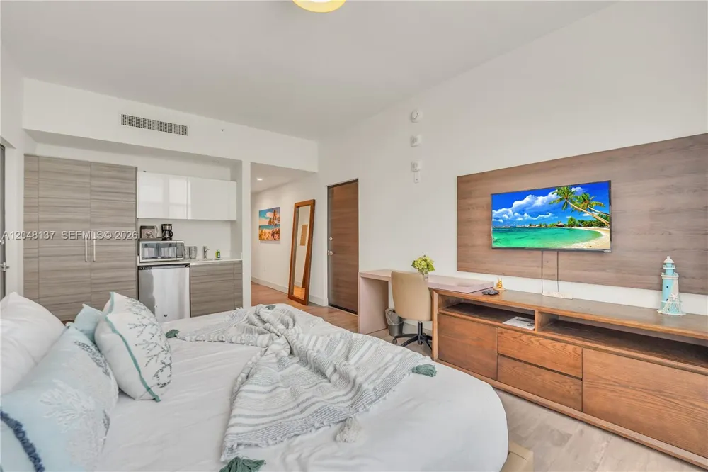 777 Ocean Dr #S314 Hollywood, FL 33019