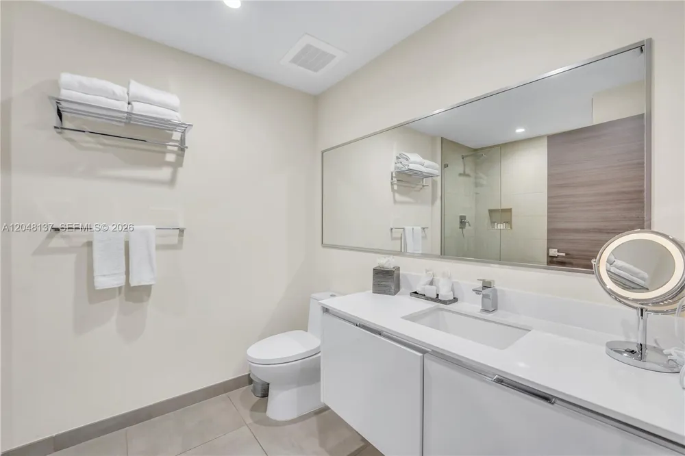 777 Ocean Dr #S314 Hollywood, FL 33019