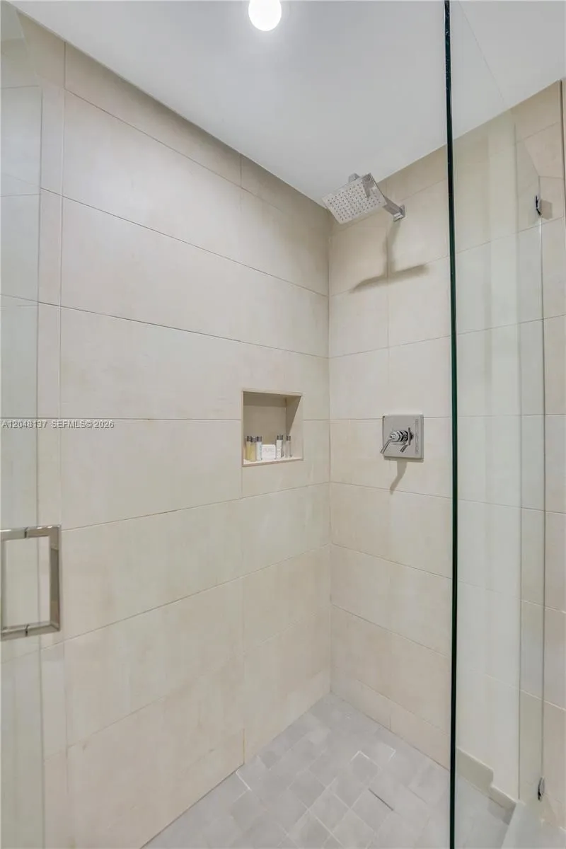 777 Ocean Dr #S314 Hollywood, FL 33019