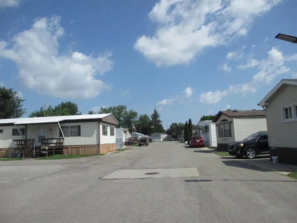 43310 Summit Street Harrison Charter Township, MI 48045