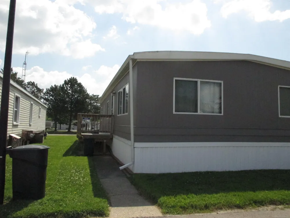 43310 Summit Street Harrison Charter Township, MI 48045