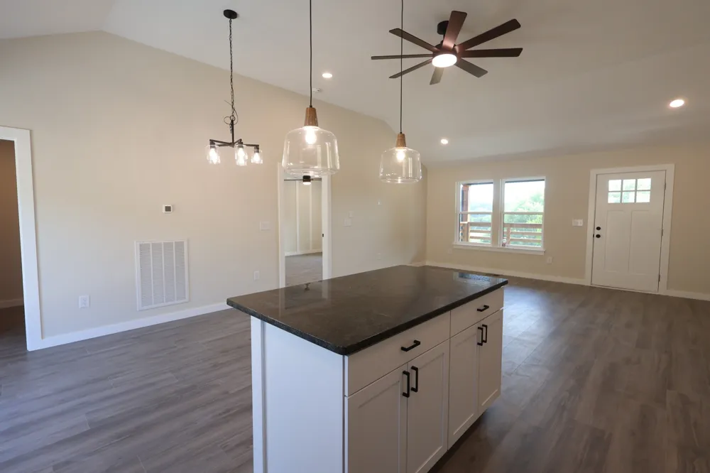 817 Smith Bend Ln Gainesboro, TN 38562