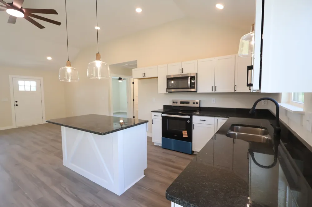 817 Smith Bend Ln Gainesboro, TN 38562
