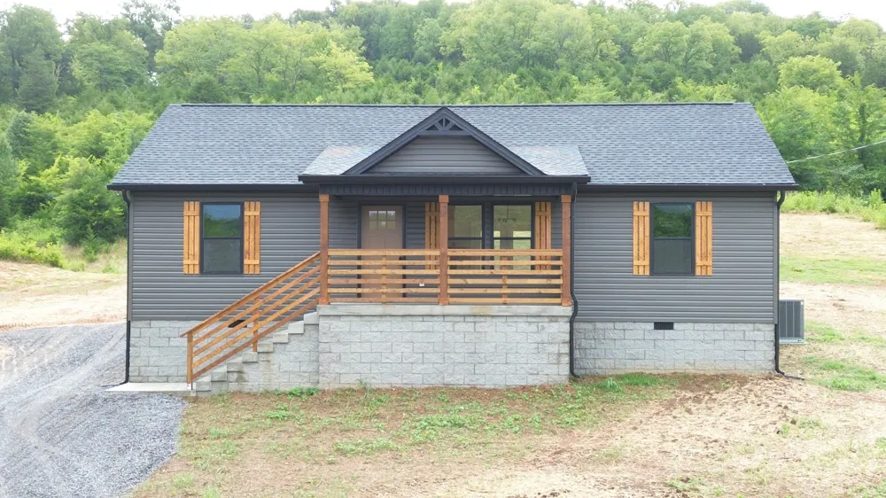 817 Smith Bend Ln Gainesboro, TN 38562