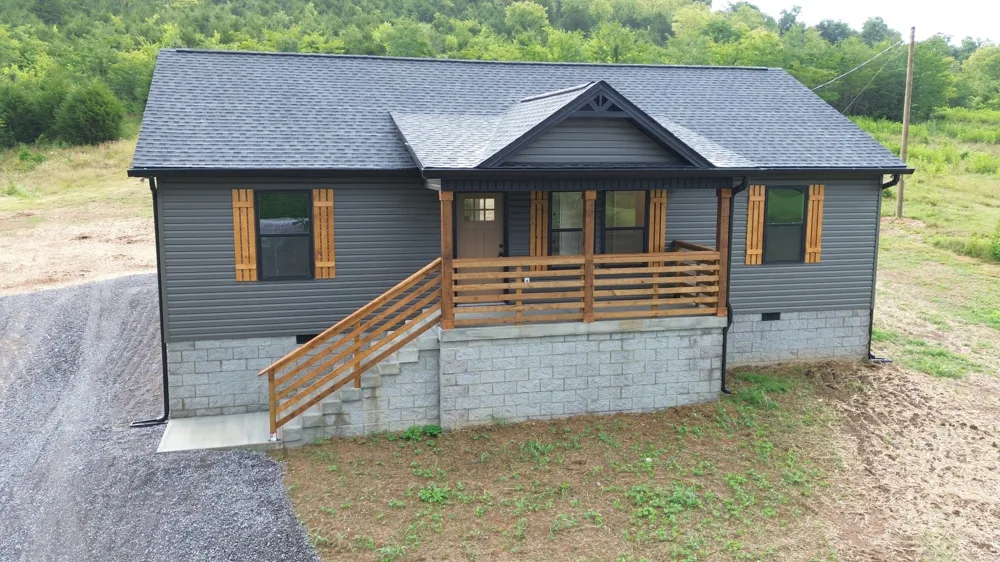 817 Smith Bend Ln Gainesboro, TN 38562