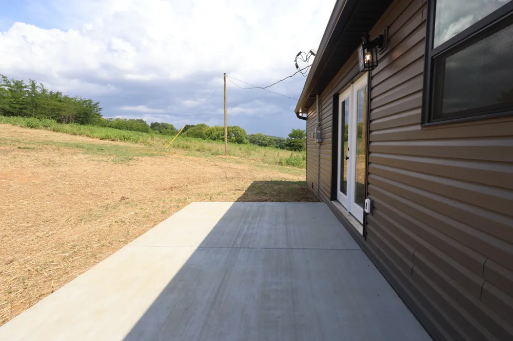 817 Smith Bend Ln Gainesboro, TN 38562